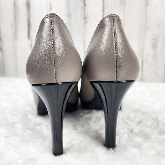 Tahari Laurie Classic Pump Heels Taupe Size 8 - Picture 5 of 8